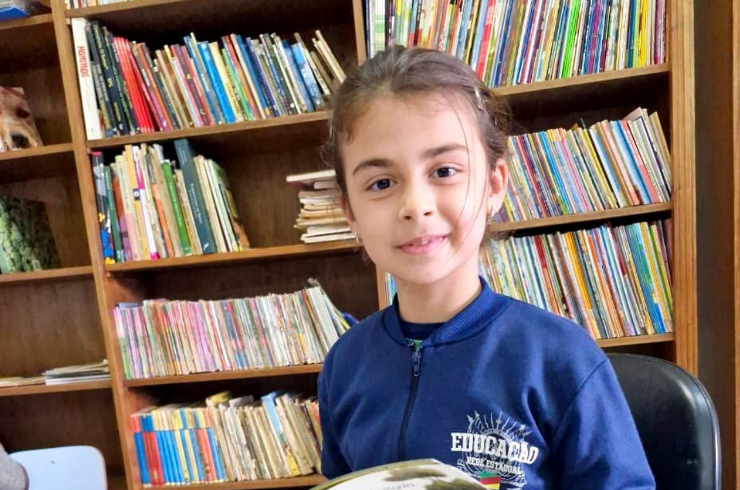 216 livros em oito meses: Conheça a menina de Jaguari que descobriu na leitura uma grande paixão