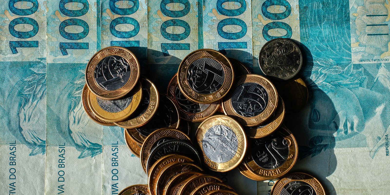 Projeto do orçamento de 2027 estima salário mínimo em R$ 1.741 com base na inflação