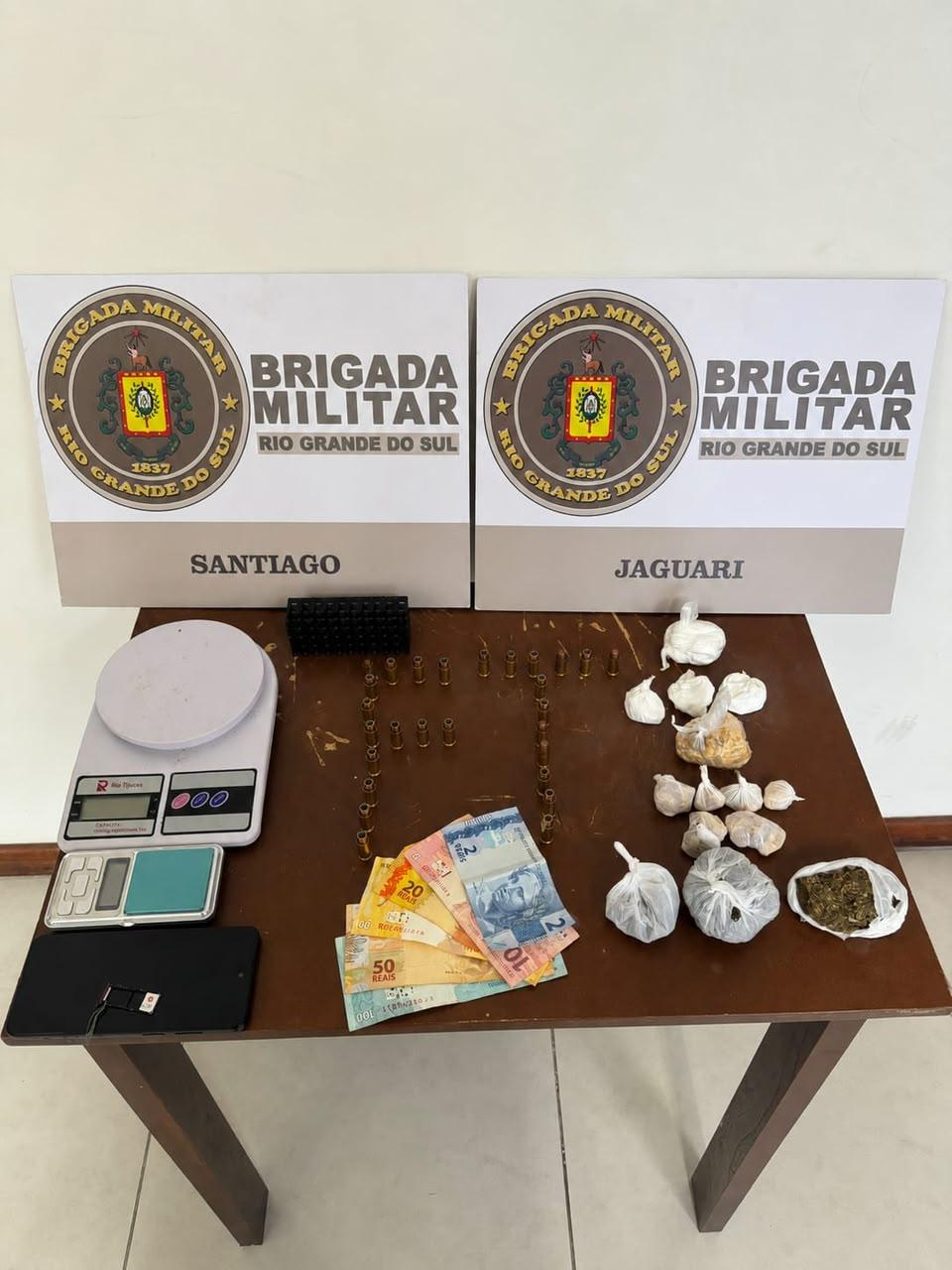 Drogas e munições foram apreendidas