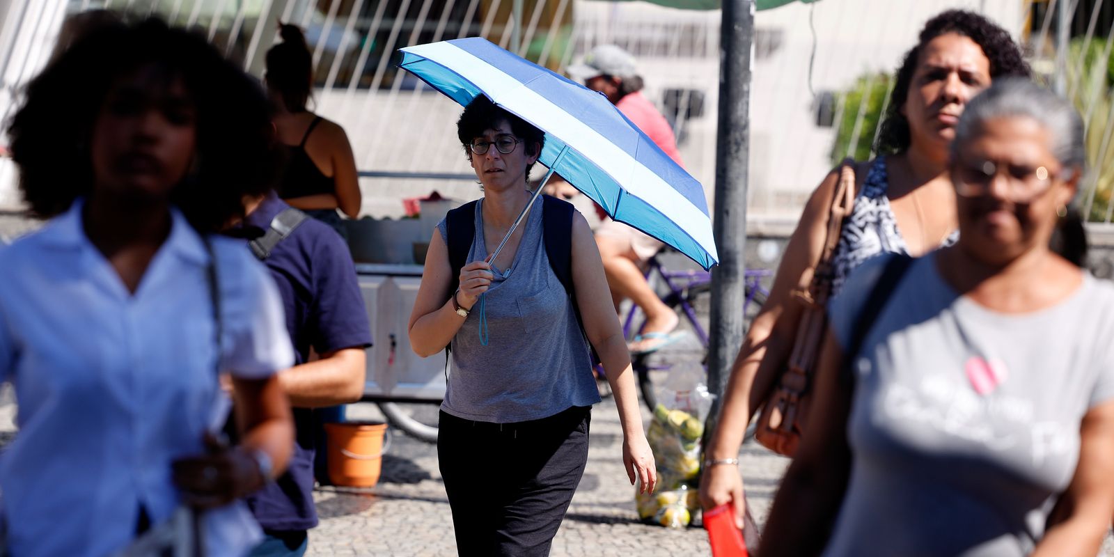 Salário mínimo deve chegar a R$ 1.741 em 2027 com reajuste que impacta contas públicas