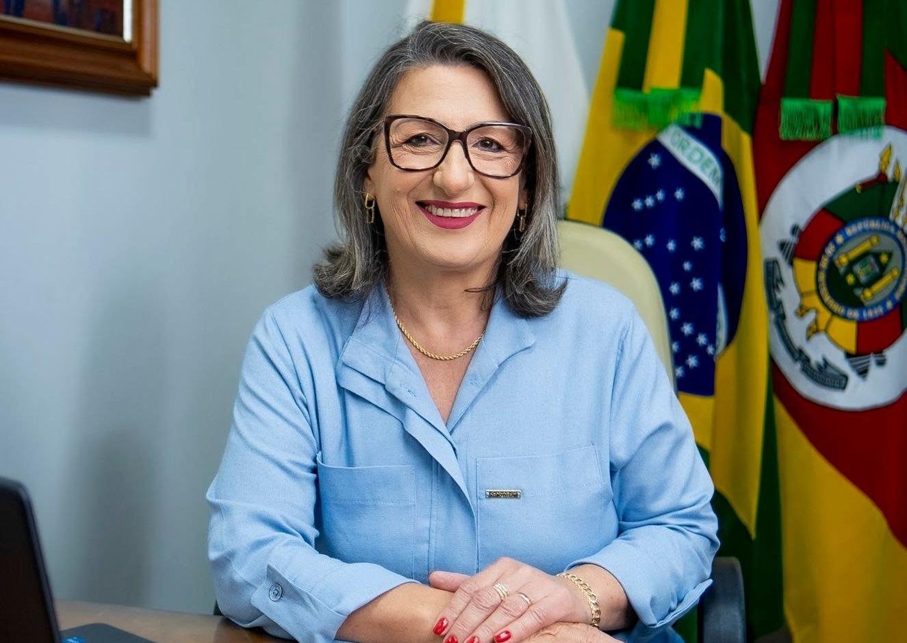 ELENICE CATTELAN ASSUME A PREFEITURA DE JAGUARI 
