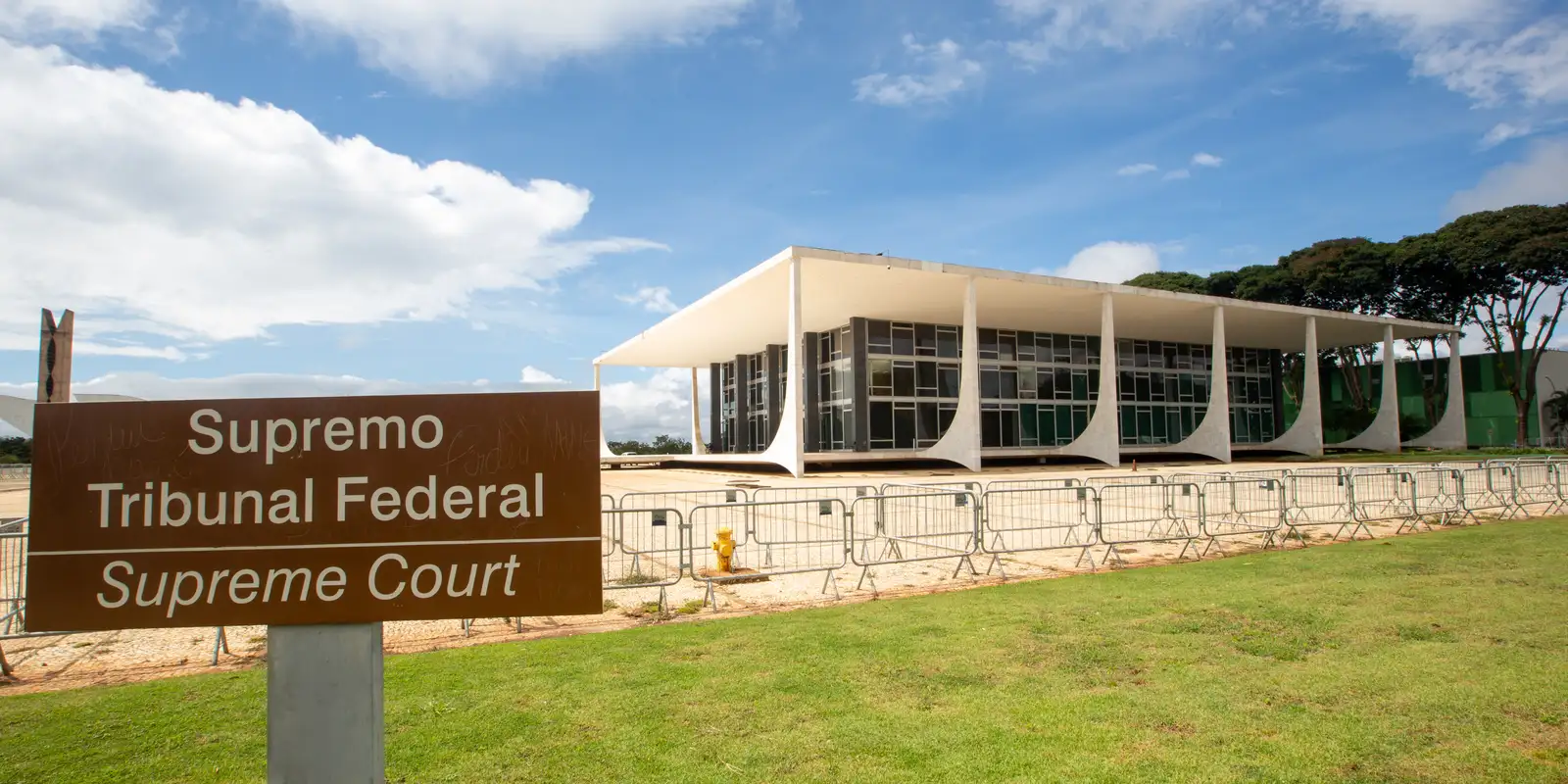 Ex-ministros do STF exigem investigação rigorosa sobre crise na Suprema Corte