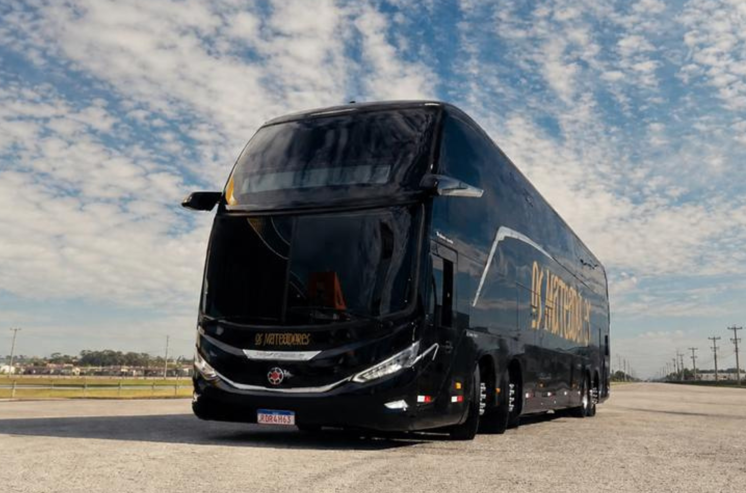 Grupo Os Mateadores celebra conquista de novo ônibus