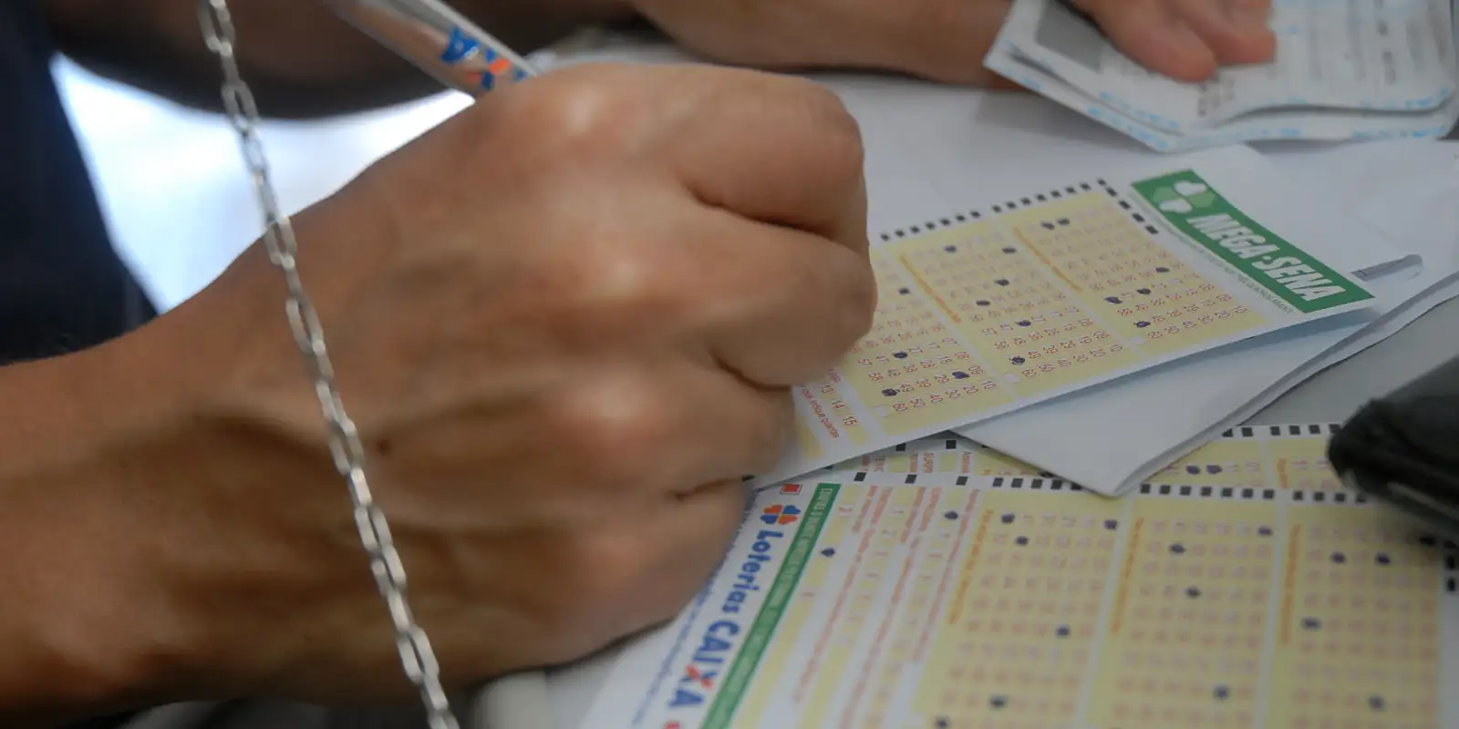 Mega-Sena acumula e prêmio estimado vai a R$ 76 milhões no próximo sorteio