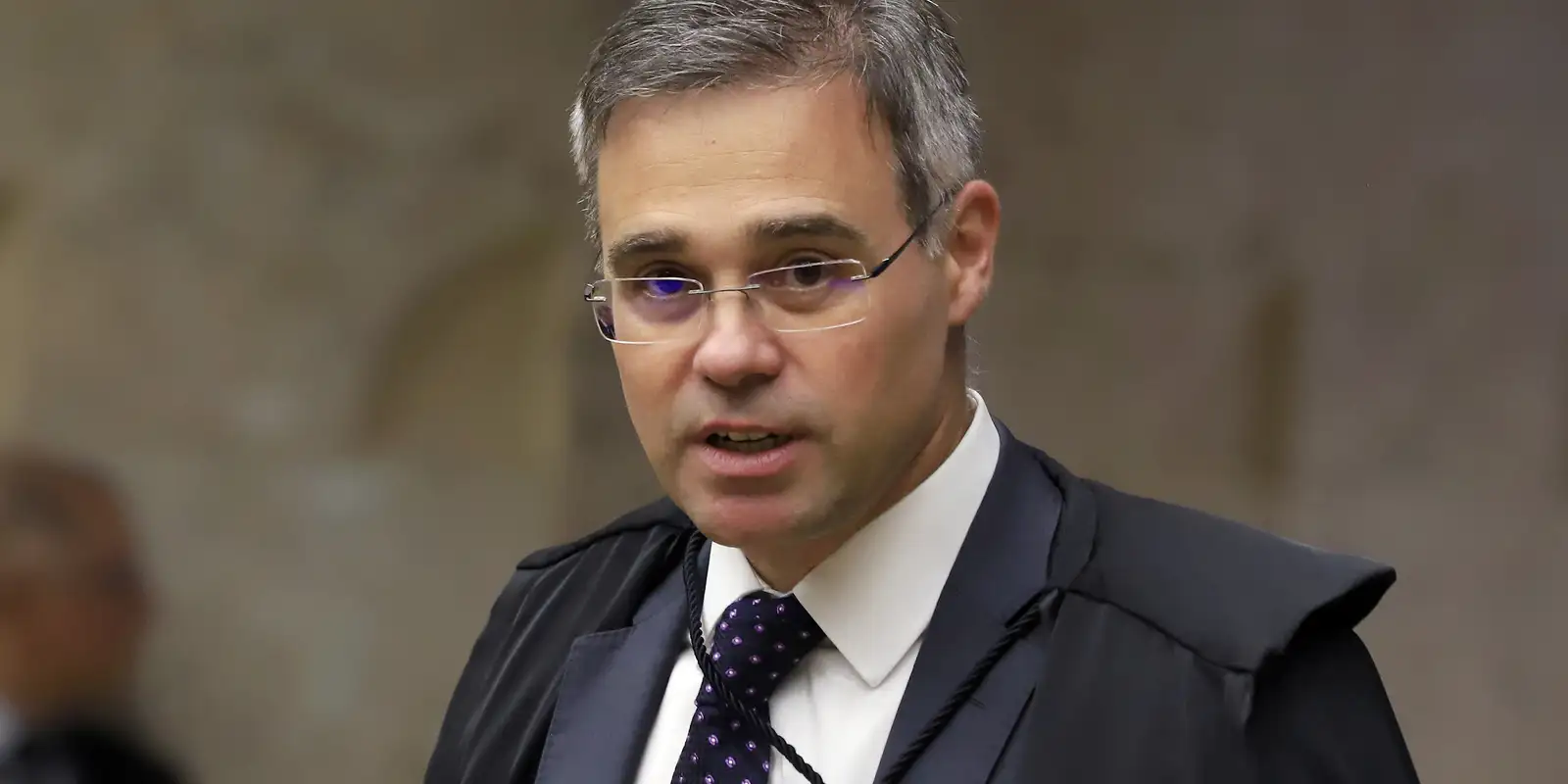 André Mendonça nega pedido de deputado contra o reajuste do Bolsa Família