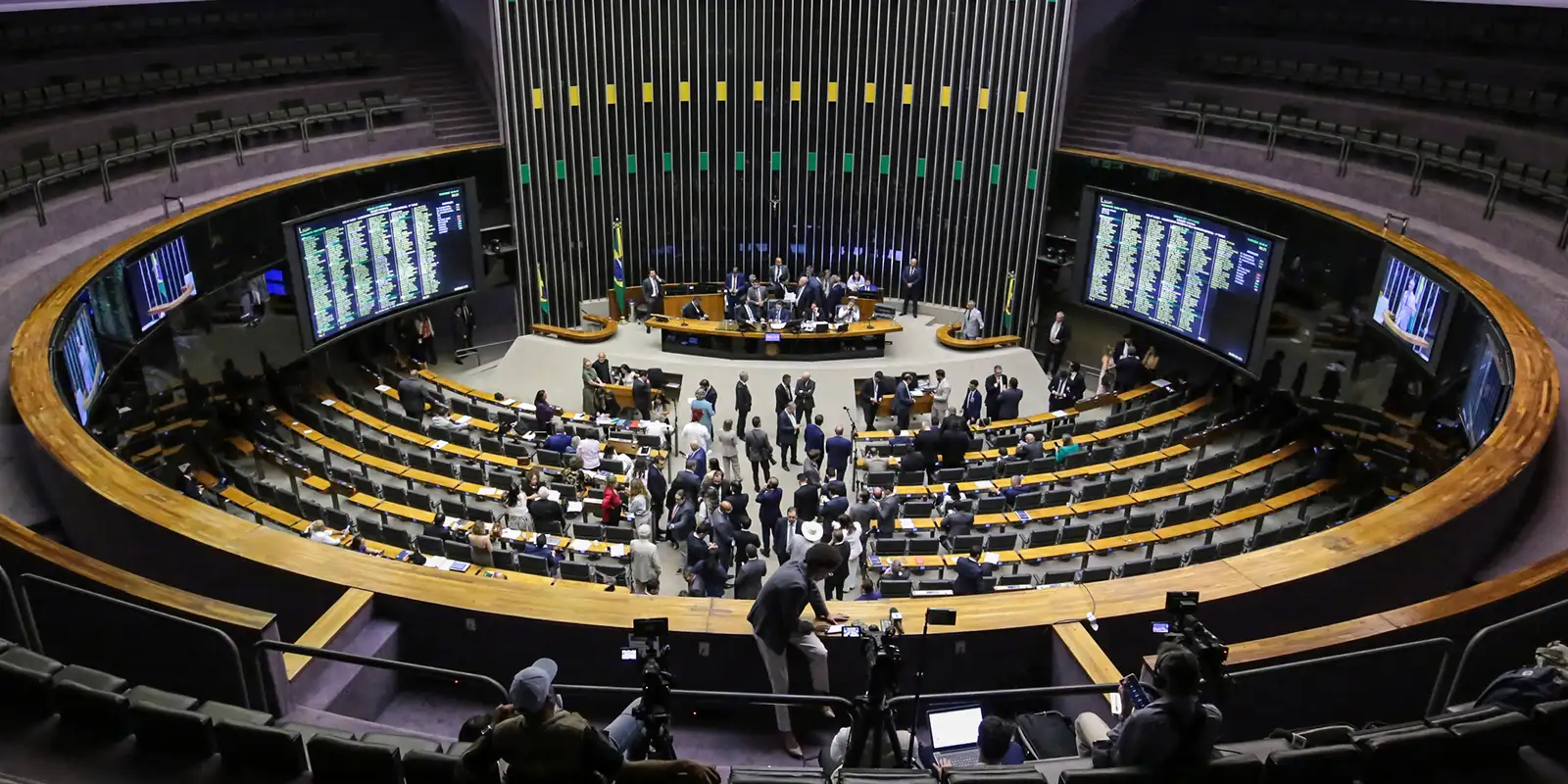 Câmara dos Deputados aprova Medida Provisória que zera taxa de compras internacionais