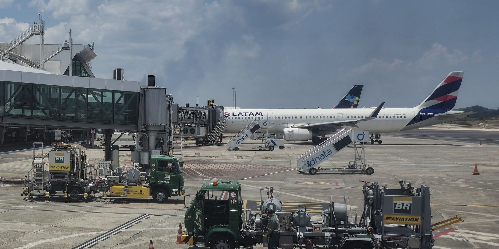 Petrobras eleva preço do querosene de aviação em 13,9% devido a conflitos internacionais
