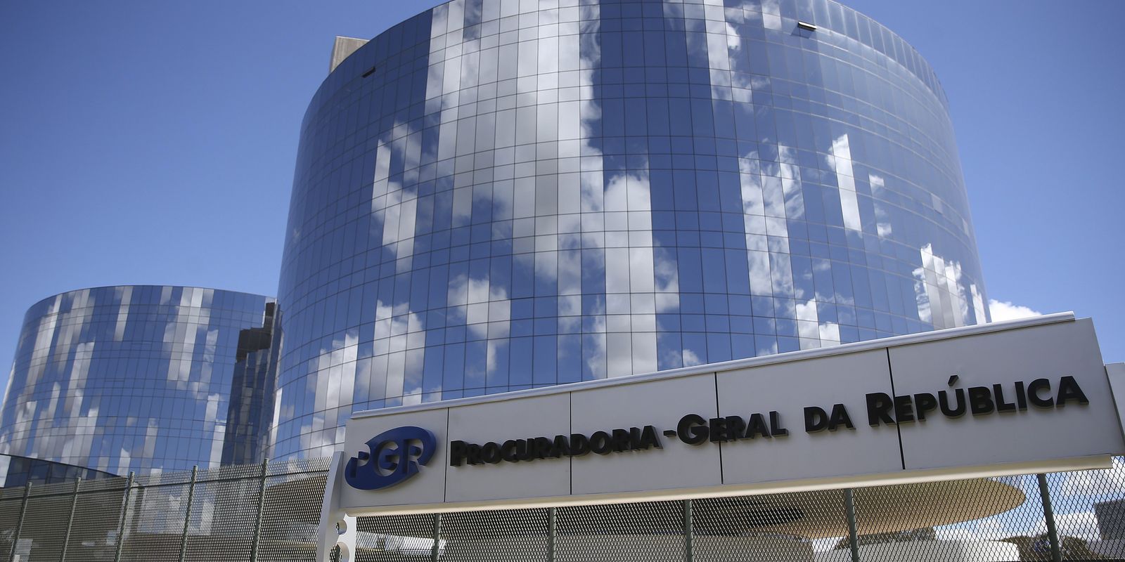 PGR é acionada para analisar mensagens entre Daniel Vorcaro e Alexandre de Moraes