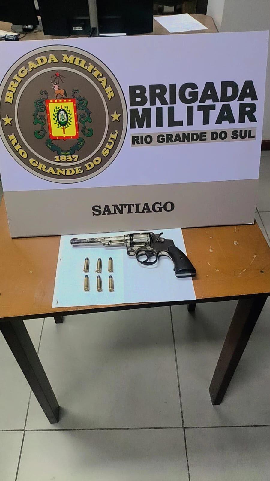 Prisão por porte ilegal de arma de fogo em Santiago