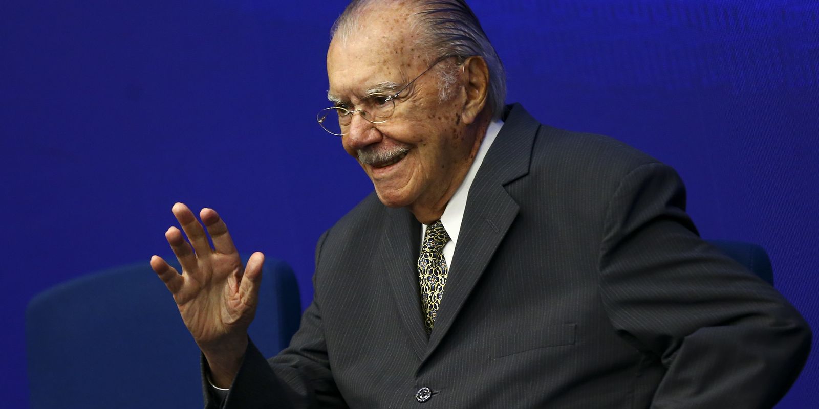 Ex-presidente José Sarney é internado em São Paulo para tratar pneumonia