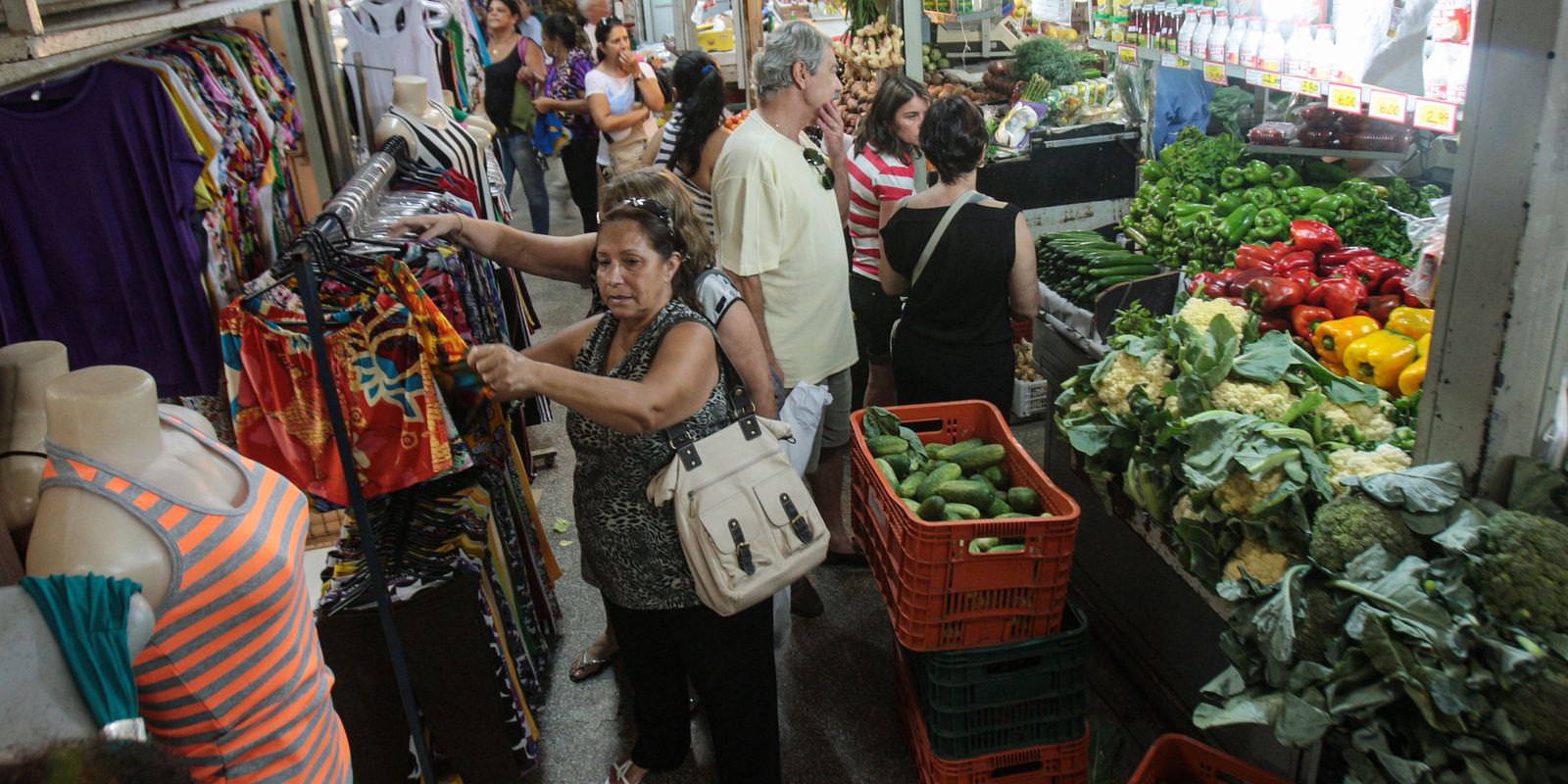Cortes em benefícios sociais podem encolher a economia de municípios do interior