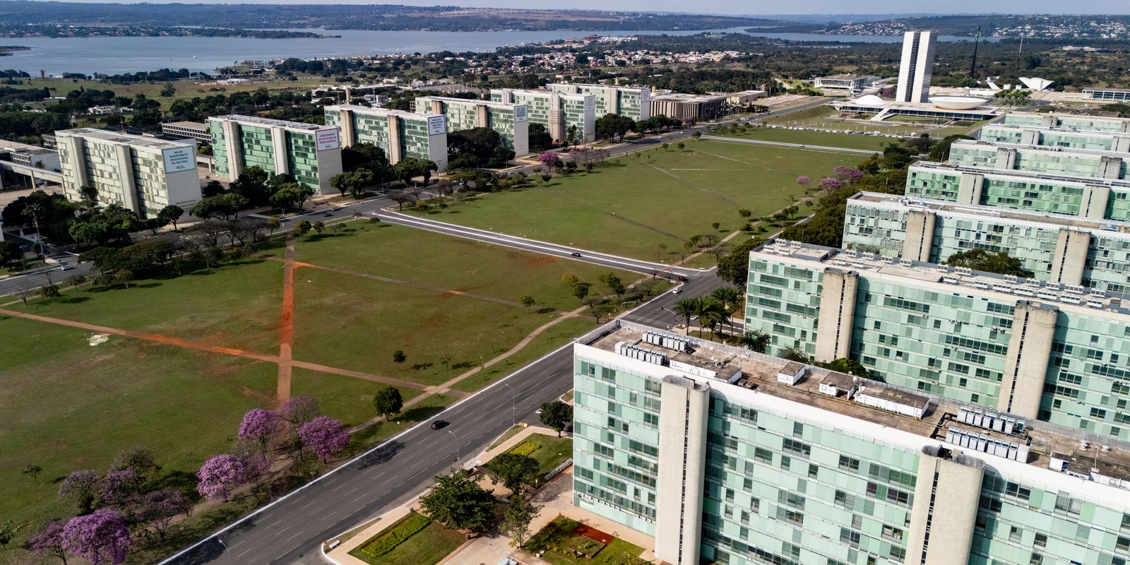 Governo adia ponto facultativo do Dia do Servidor Público para a próxima sexta-feira