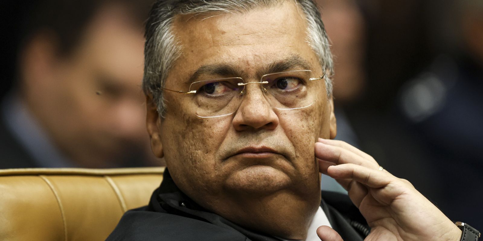 Dino manda PF investigar suspeita de interferência estrangeira nas eleições