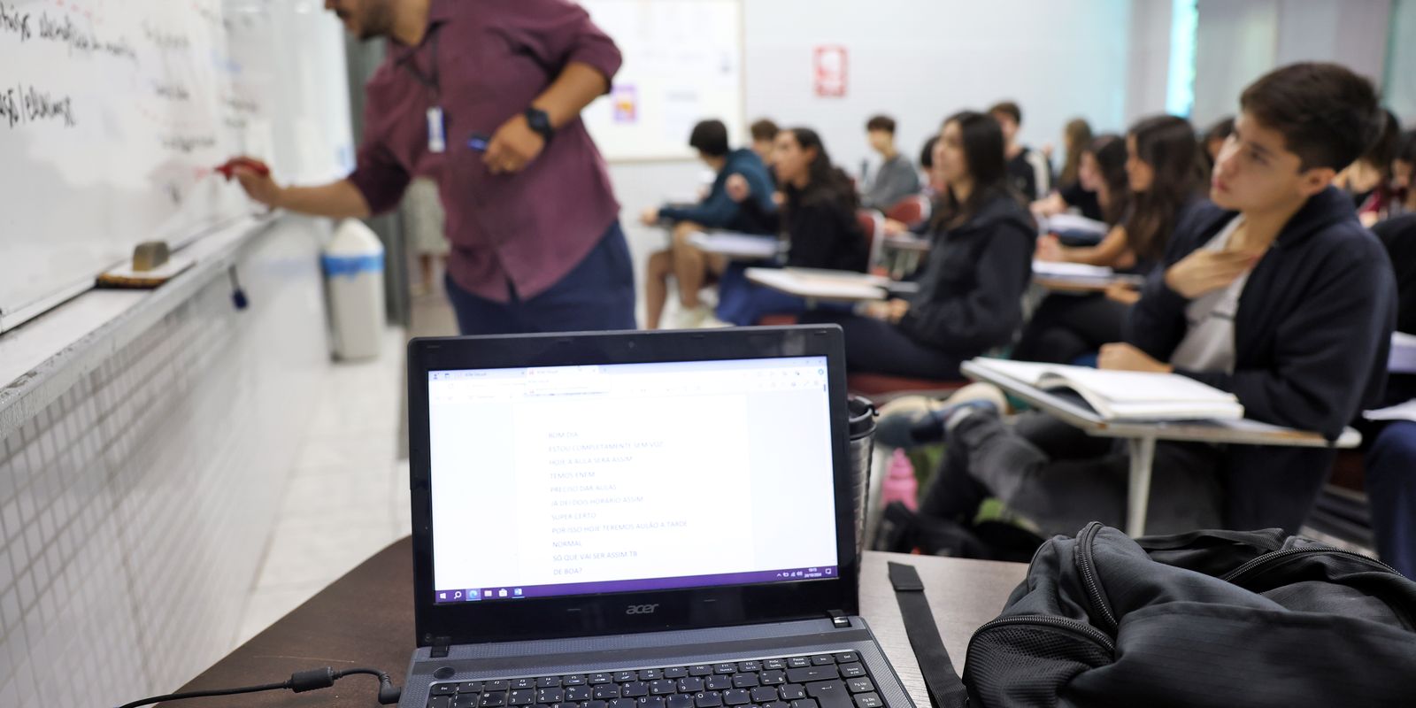 Docentes integram inteligência artificial para engajar alunos e inovar