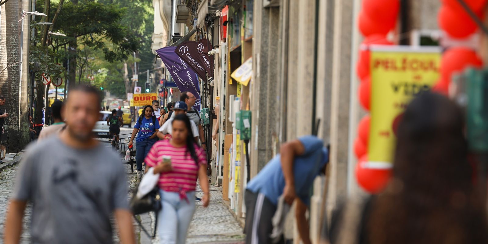 Fim da escala 6x1 traz esperança de mais tempo para a família e saúde no Brasil