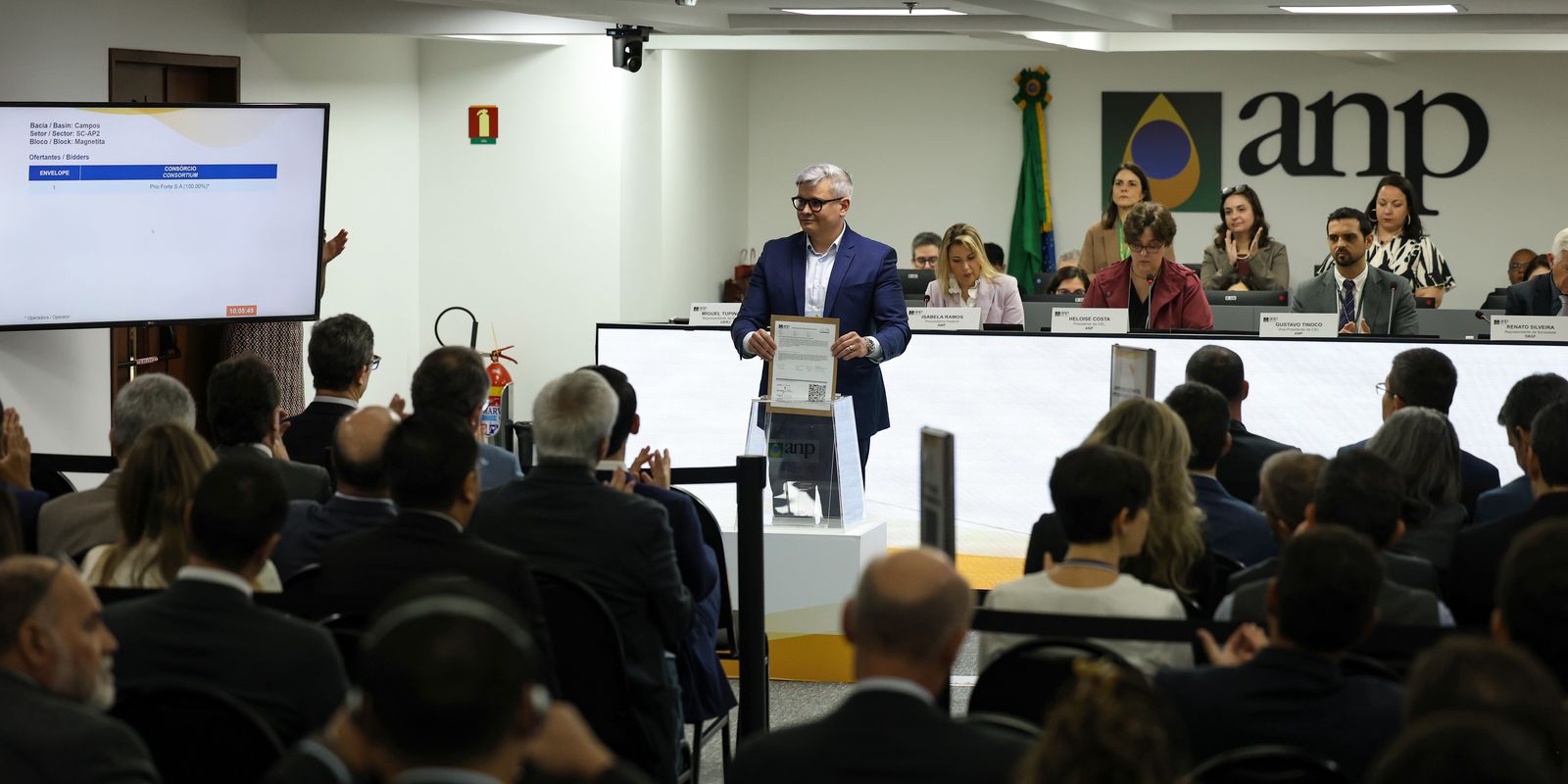 Leilão do pré-sal termina com sete dos 13 blocos arrematados pela ANP
