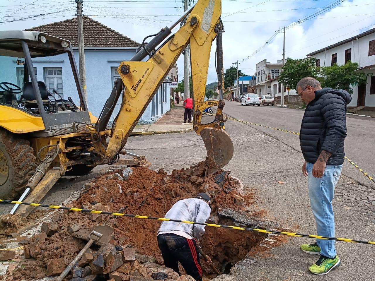 Mata intensifica ações de limpeza e manutenção em praças, vias e pontos turísticos