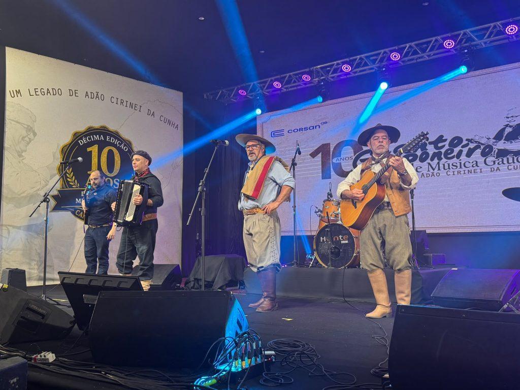 Nilton Ferreira conquista o segundo lugar no Canto Galponeiro de Passo Fundo