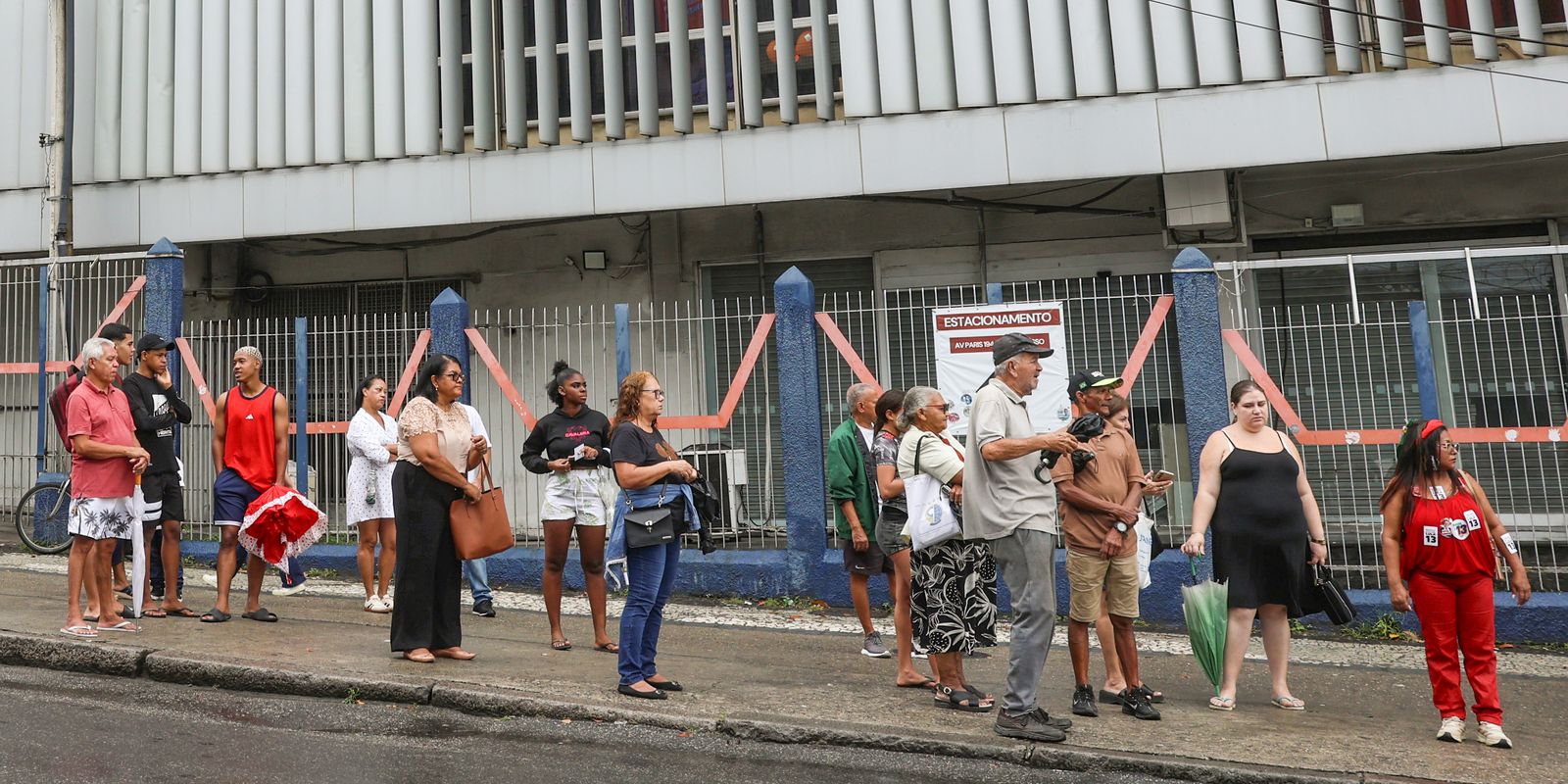 TRE-RJ registra crimes eleitorais e PM é preso por compra de voto