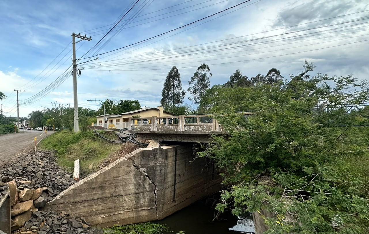 Reconstrução de ponte destruída pela enchente de 2025 deve começar em breve