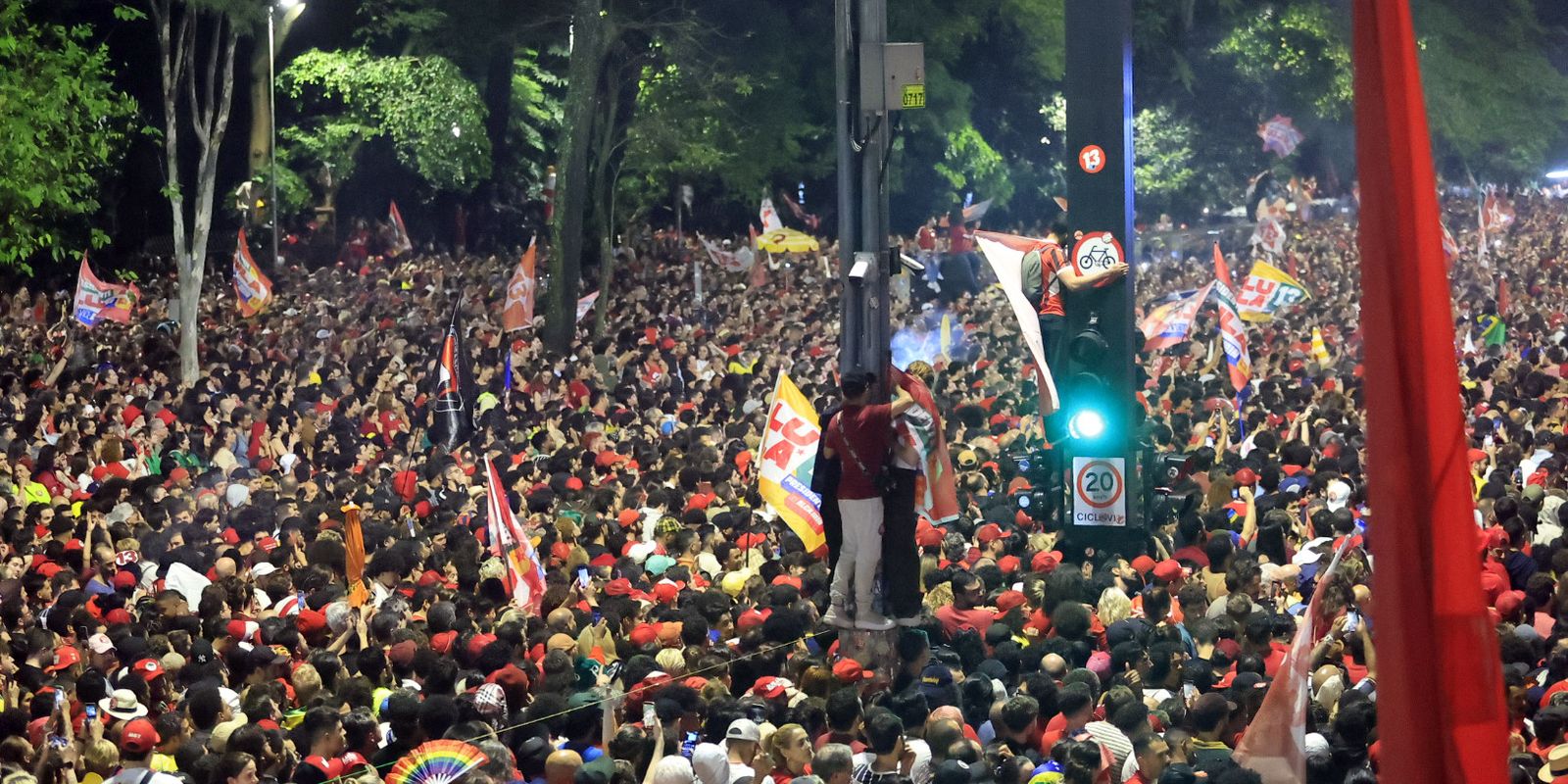 Votação de Luiz Inácio Lula da Silva bate recorde histórico no país
