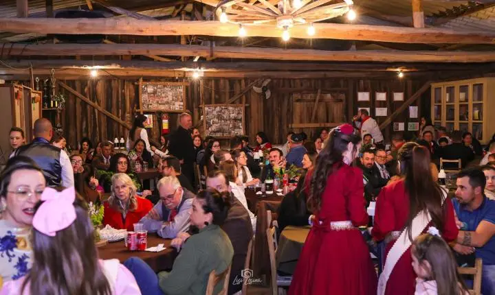 2º Jantar dos Posteiros do Vale reúne tradicionalistas em noite de cultura e confraternização