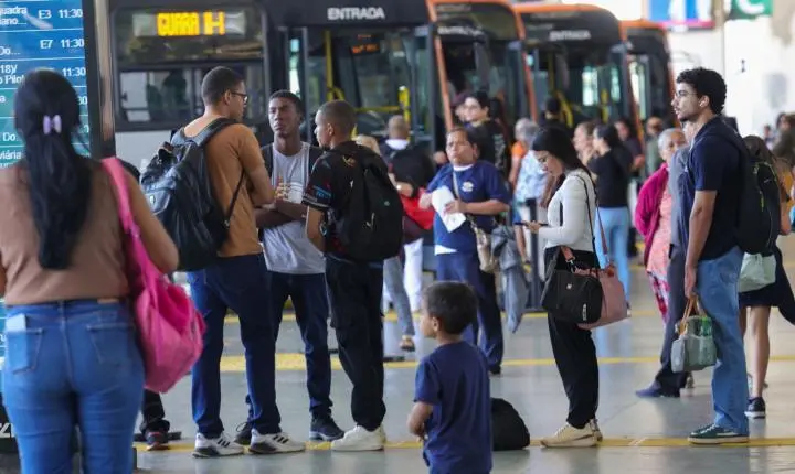 Mobilidade urbana feminina faz 40% das brasileiras desistirem de empregos