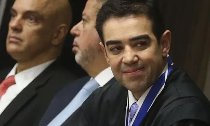 Bruno Dantas anuncia renúncia ao cargo de ministro do TCU