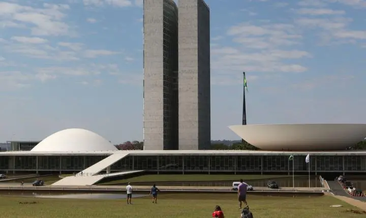 Calendário especial pode acelerar votação da pec do fim da escala 6x1