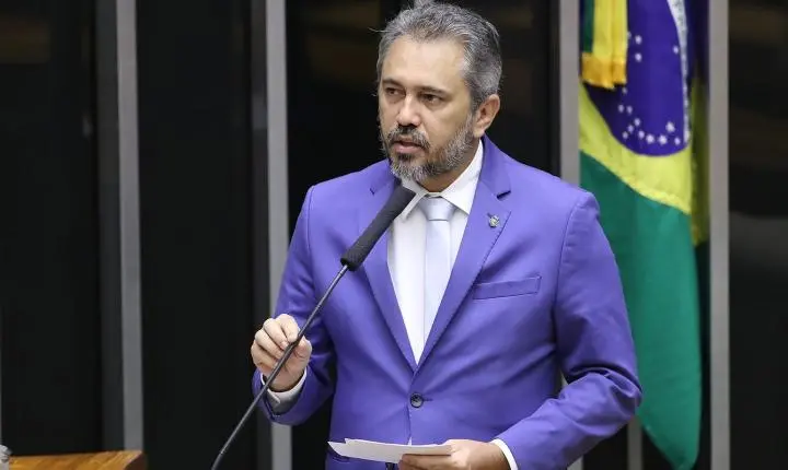 Elmano de Freitas vence as eleições no Ceará em primeiro turno