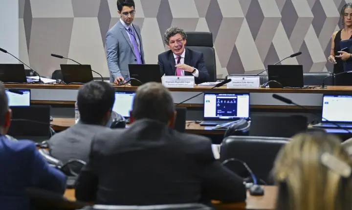 Comissão aprova isenção na taxa das blusinhas para compras internacionais