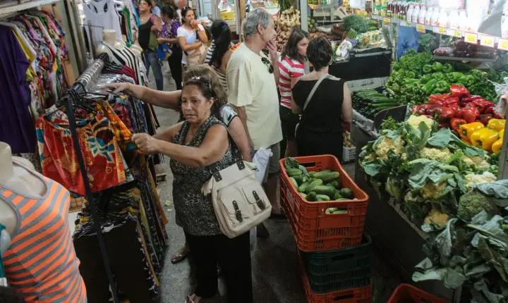 Cortes em benefícios sociais podem encolher a economia de municípios do interior