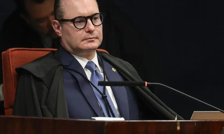 Cristiano Zanin cobra punição após Deltan Dallagnol expor seu sigilo fiscal