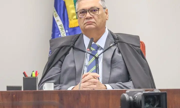 Decisão de Flávio Dino libera post de humorista sobre Nossa Senhora