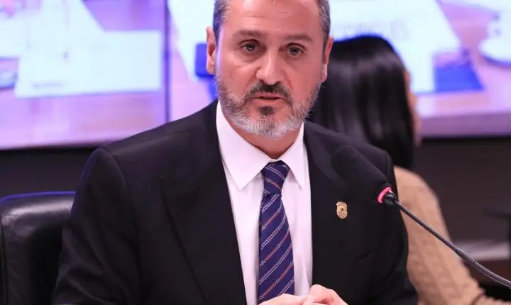 Flávio Dino determina reintegração de Andrei Rodrigues na Polícia Federal