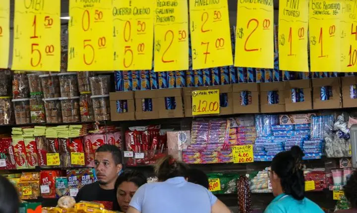Governo estuda linhas de crédito para empresas com o fim da escala 6x1
