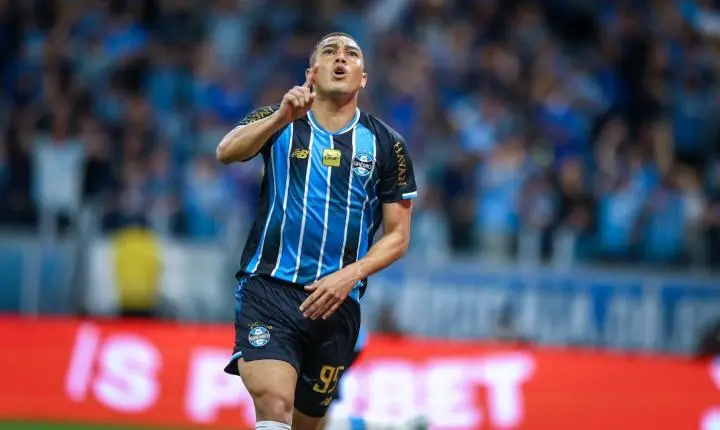 Grêmio vence o Internacional por 3 a 1 e avança à semifinal da Copa do Brasil
