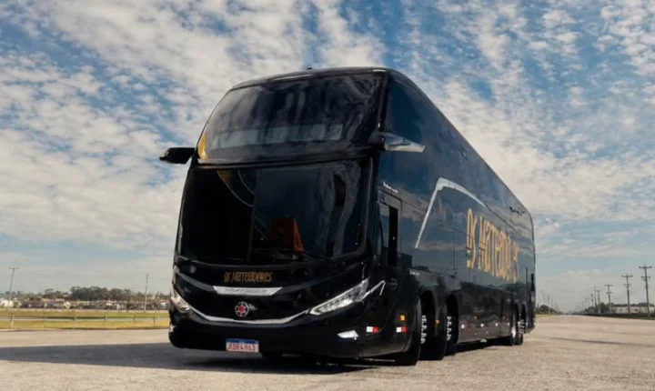 Grupo Os Mateadores celebra conquista de novo ônibus