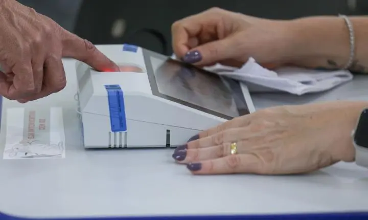 Zanin determina que novo horário de votação vale só para urnas abertas