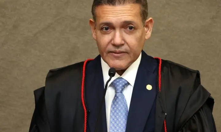 TSE suspende circulação de jornal de sindicato após pedido de Flávio