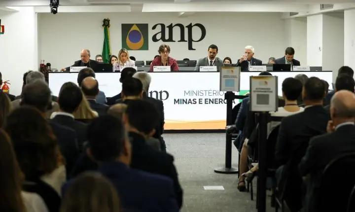 Leilão da ANP arrecada R$ 3 bilhões com a venda de 49 blocos de exploração