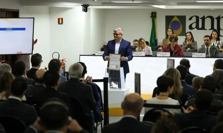 Leilão do pré-sal termina com sete dos 13 blocos arrematados pela ANP