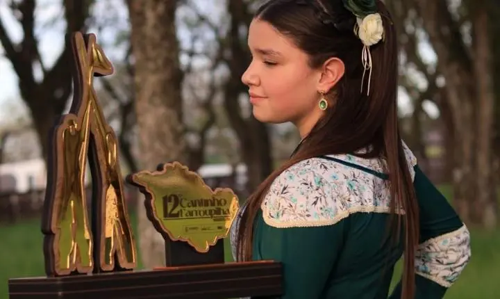 Manuela Monteiro conquista o 3º lugar no Cantinho Farroupilha, em Alegrete