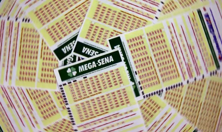 Mega-Sena acumula e prêmio dispara para R$ 102 milhões
