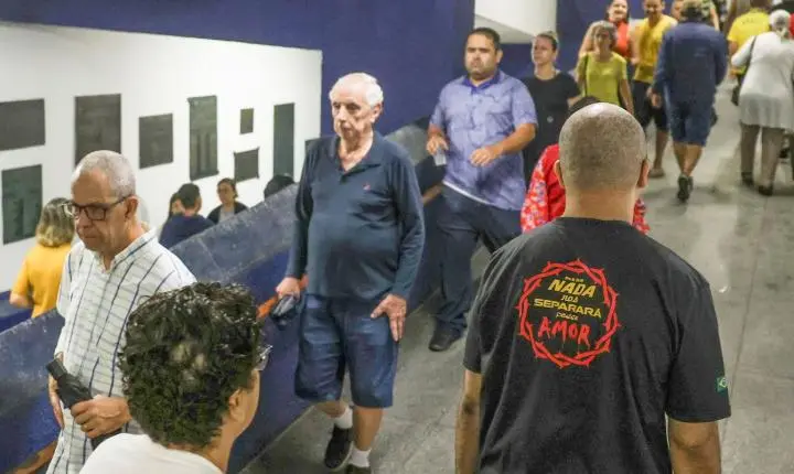 Eleições no Rio de Janeiro contam com forte presença de idosos nas urnas