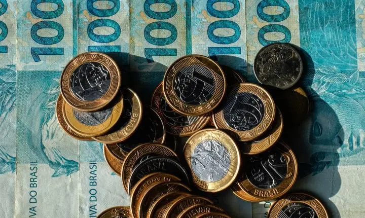 Projeto do orçamento de 2027 estima salário mínimo em R$ 1.741 com base na inflação