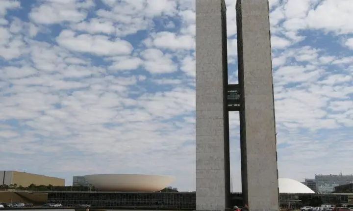 Alcolumbre marca votação sobre o fim da escala 6x1 no Senado