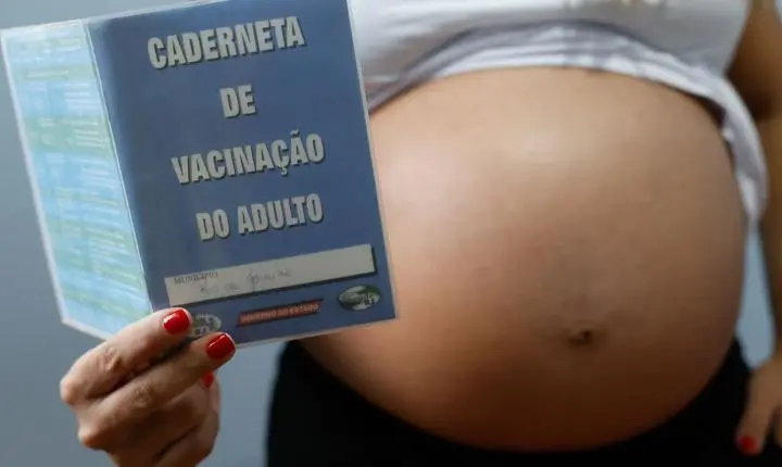 Baixa adesão à vacinação em gestantes contra gripe e covid acende alerta de saúde