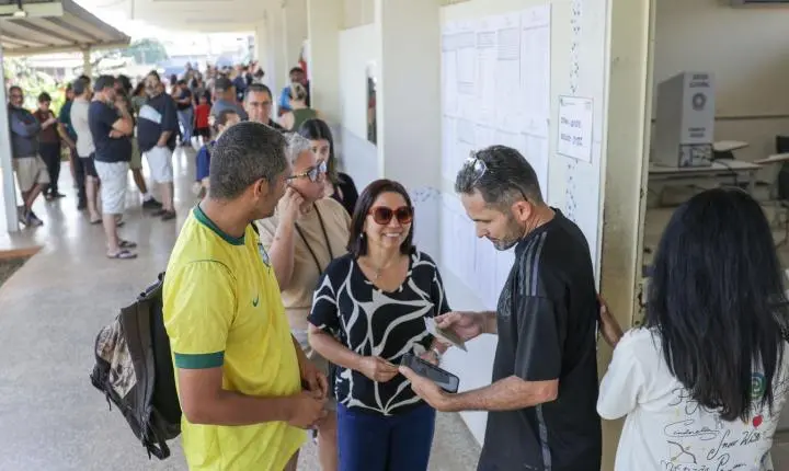 Trabalhadores têm garantido o direito ao voto no dia da eleição sem cortes no salário