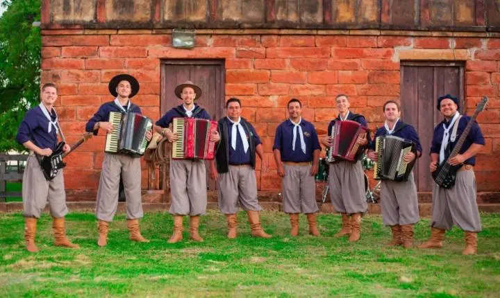 Tradicional jantar das massas da início as programações do Piquete Vô Bepê da Localidade de Linha 07
